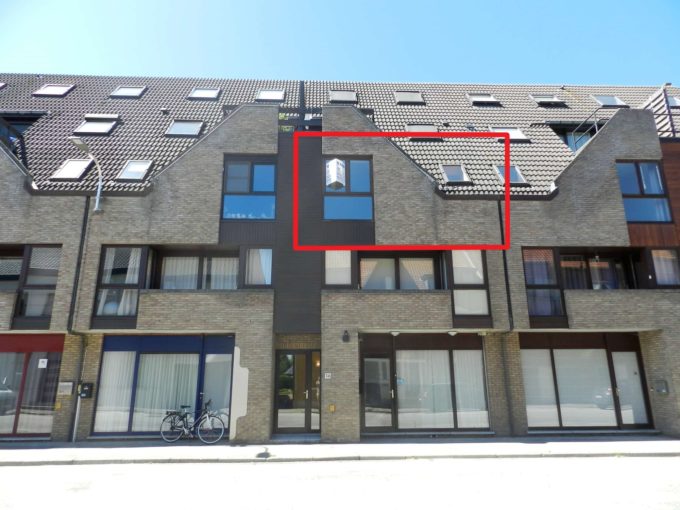 Centraal gelegen appartement met 2 slaapkamers en garage