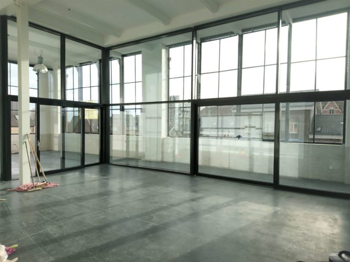 Nieuwbouwloft met 3 slaapkamers en ruim dakterras